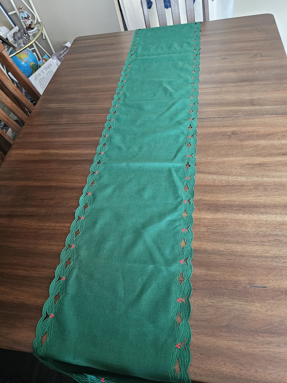 Green Holiday Table Runner - Unbranded